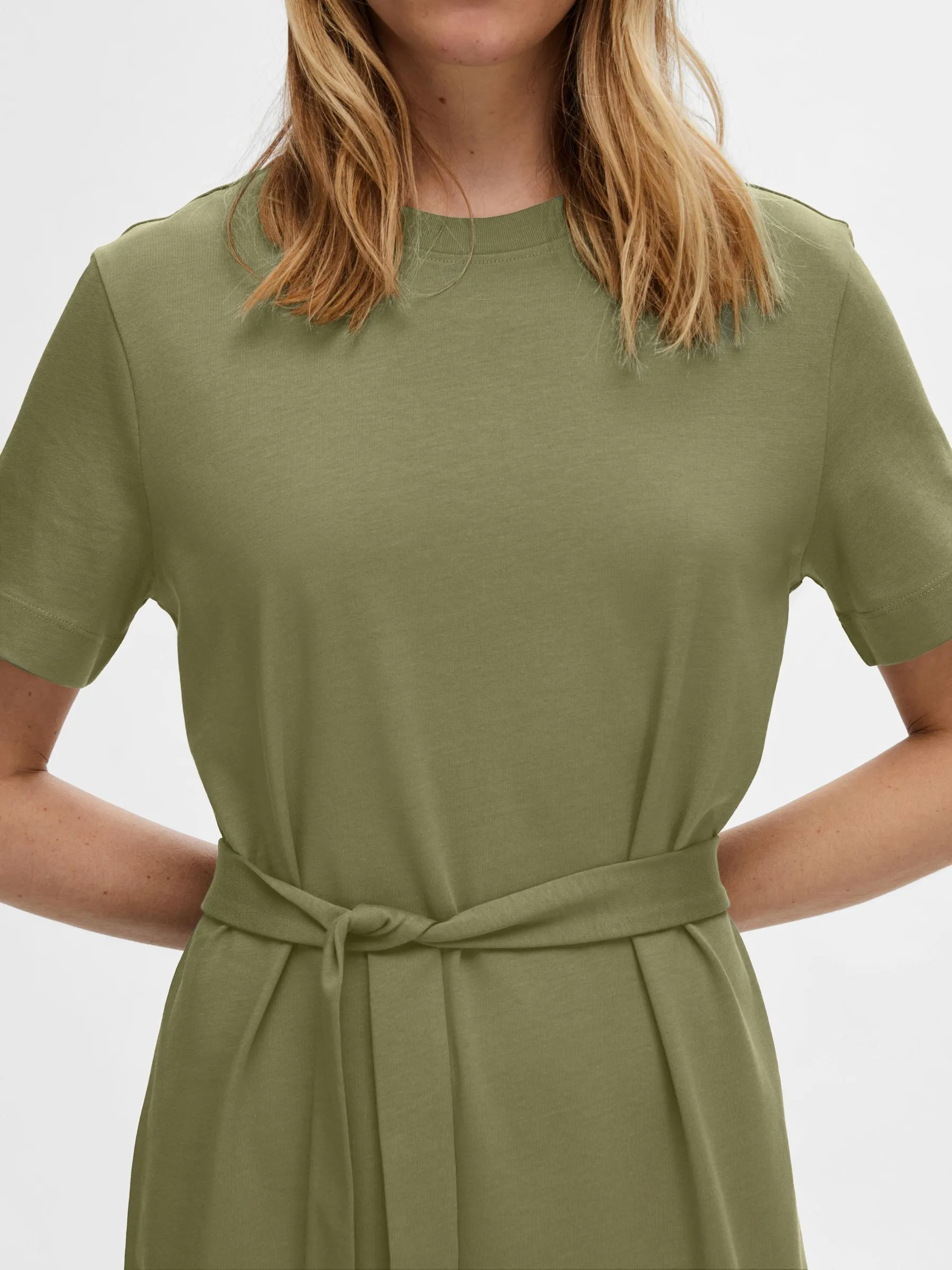 BELTED MIDIKLEID
