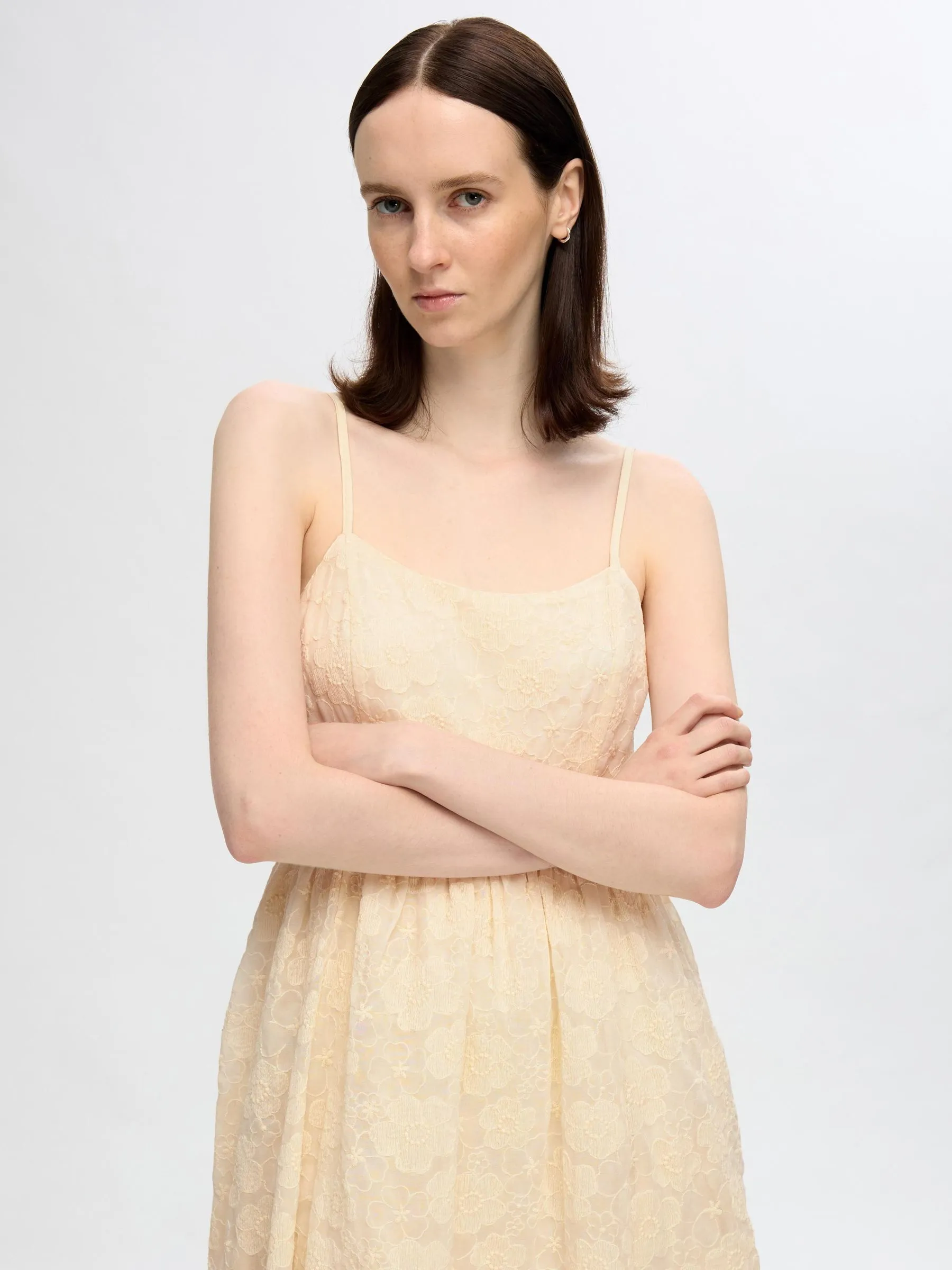 BRODERIE ANGLAISE MIDIKLEID