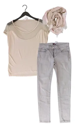 Second Hand Outfit Gre S mit Sisley T-Shirt in Gr. S und Schal